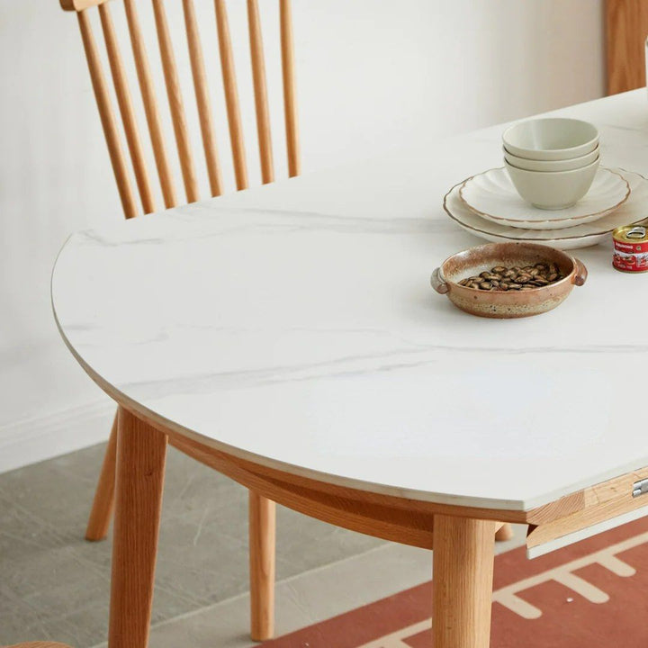 Extendable Round Table
