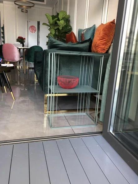 Minimalist Wireframe Side Table