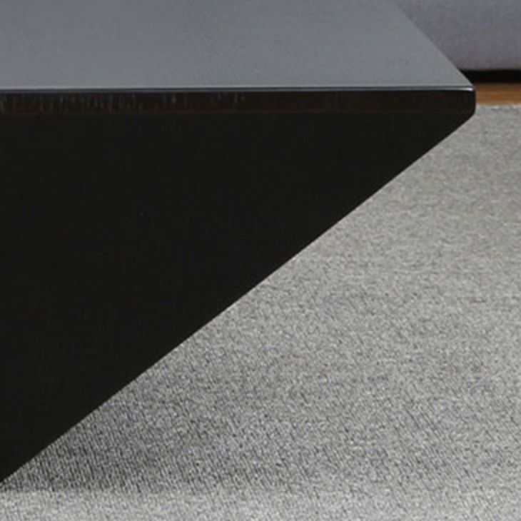 طاولة قهوة مصممة مع مساحة تخزين