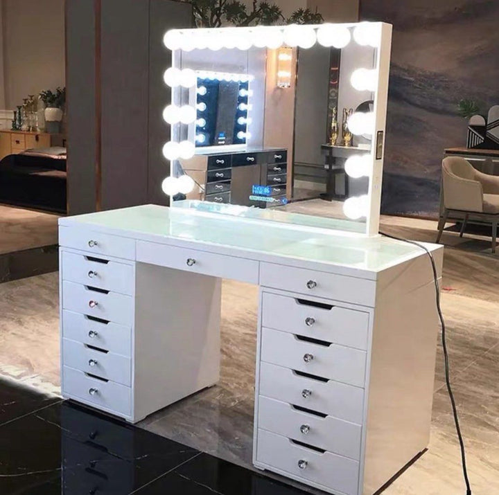Hollywood Spotlight Vanity Table