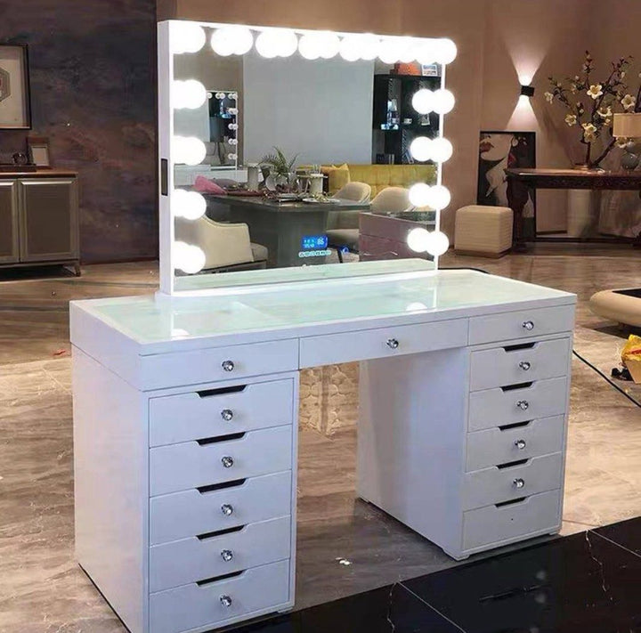 Hollywood Spotlight Vanity Table