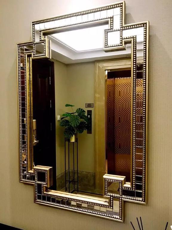 Decorative Wall Accent Mirror