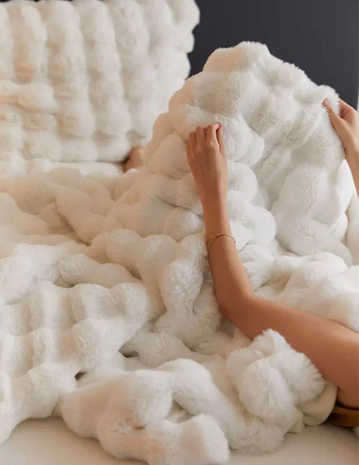 Minimalistic Sofa/Bedroom Blanket