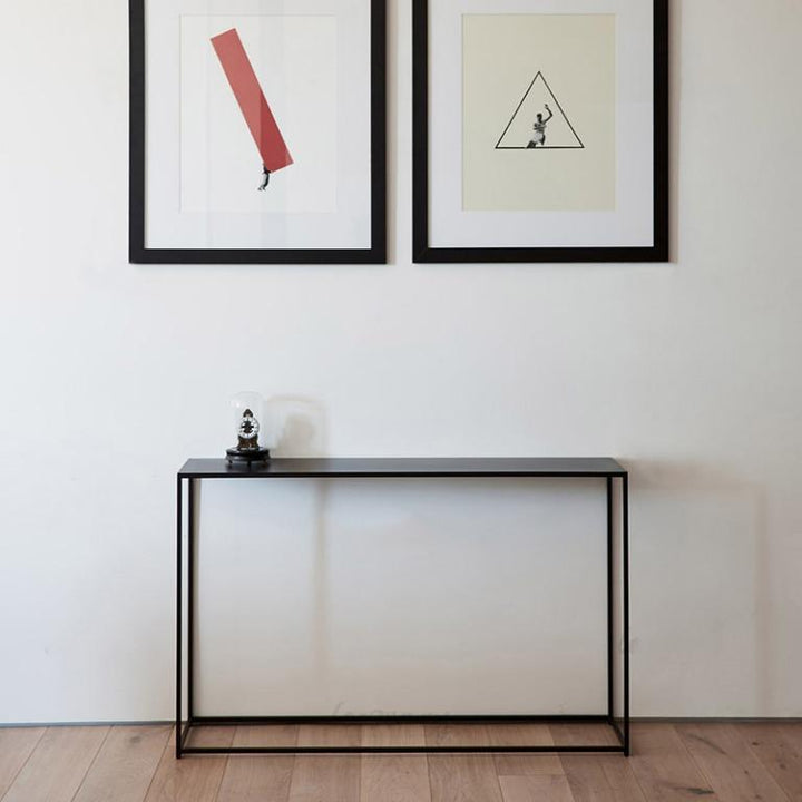 Metal Minimalist Style Geometric Wire Display Stand