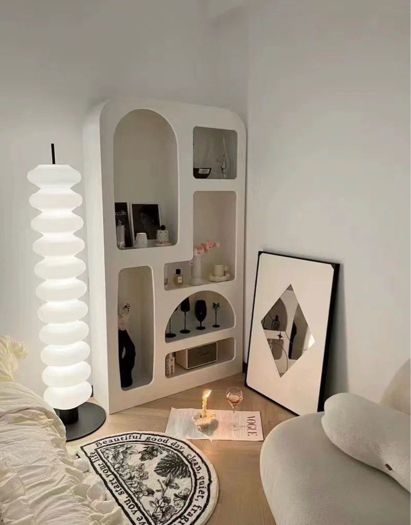 Minimalistic Standing Display Shelf