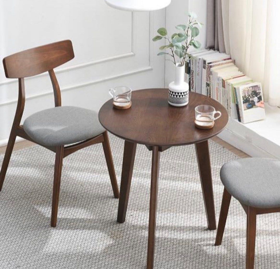 Round Dining Table